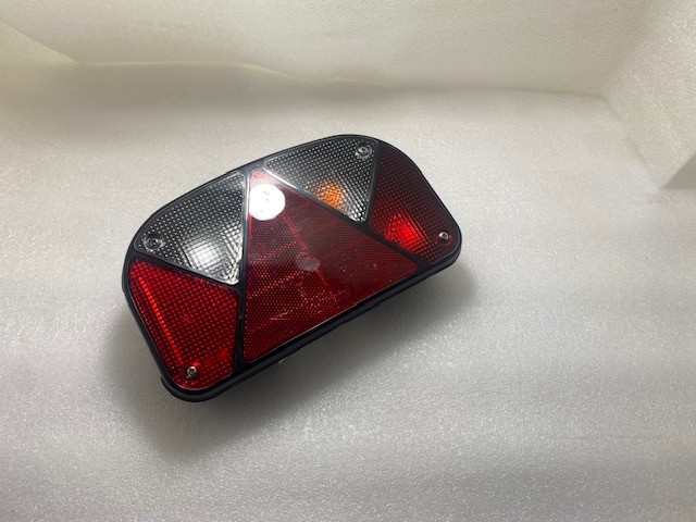 Heckleuchte Multipoint II- 4-Kammerleuchte rechts