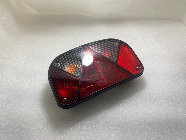 Heckleuchte Multipoint II- 4-Kammerleuchte links